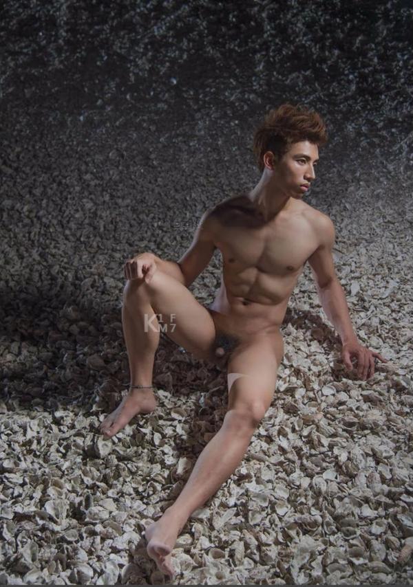 Whoseman-7-平面男模-蔡洋洋---藝術全見版